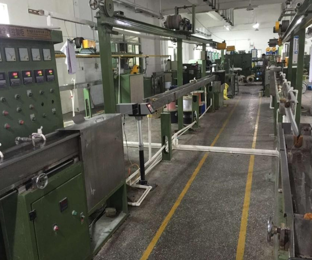 PVC胶料与线材押出设备-1